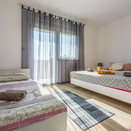 Apartament Paula Jadranovo